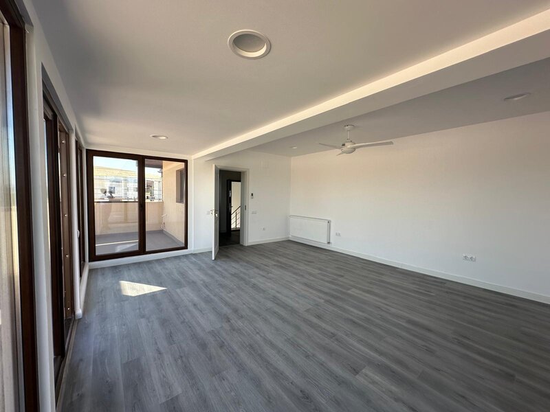 Otopeni, Libertatii, garsoniera bloc boutique,